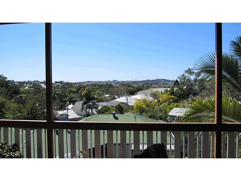 22 Bramston Terrace, Herston QLD 4006
