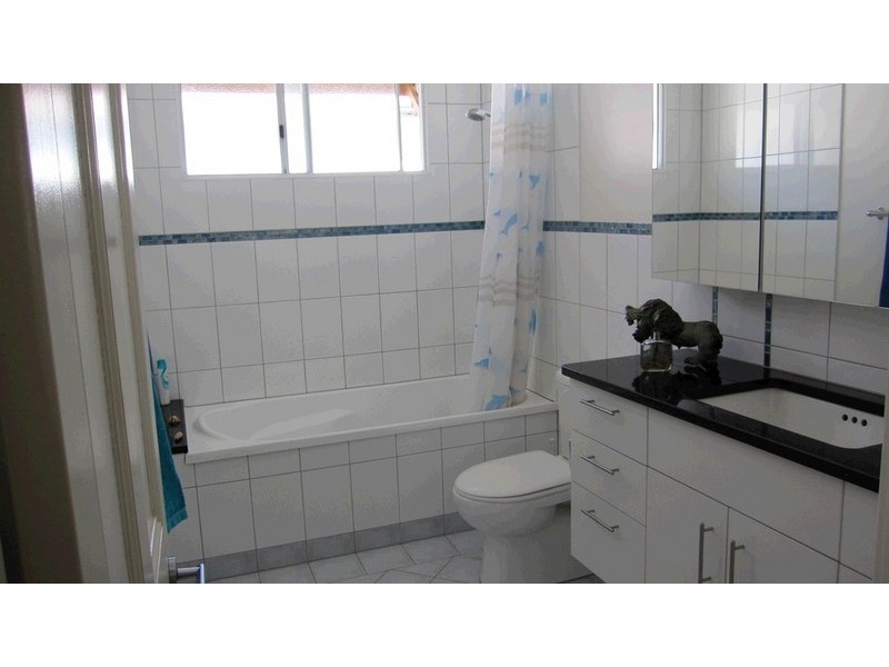 22 Bramston Terrace, Herston QLD 4006