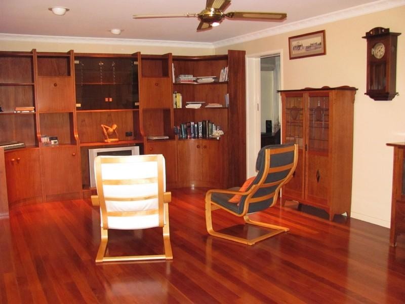 6 Tenth Avenue, Windsor QLD 4030