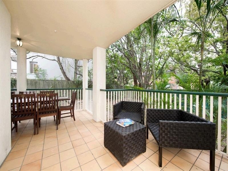 4/8 Clyde Road, Herston QLD 4006