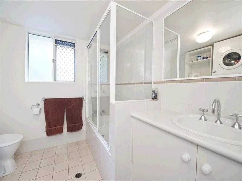 4/8 Clyde Road, Herston QLD 4006