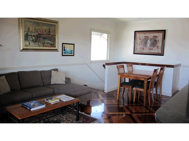 22 Bramston Terrace, Herston QLD 4006