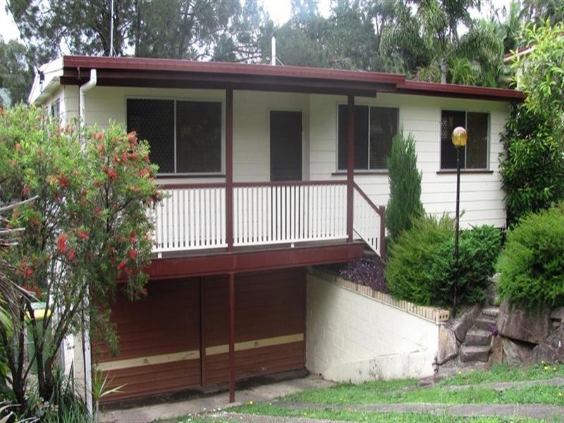 8 Tarnook Drive, Ferny Hills QLD 4055