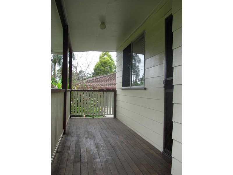 8 Tarnook Drive, Ferny Hills QLD 4055