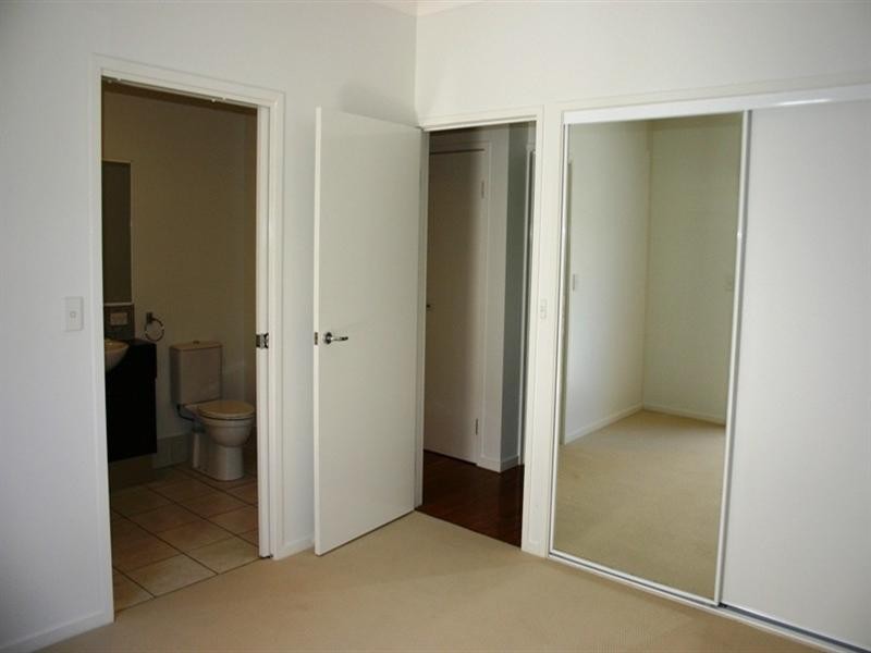 2/608 Brunswick Street, New Farm QLD 4005