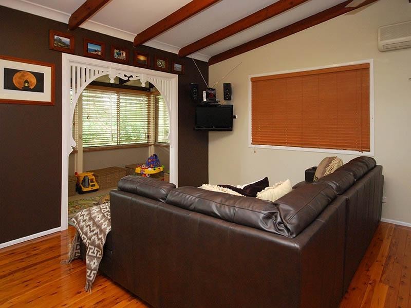 18 Bolong Crescent, Ferny Hills QLD 4055