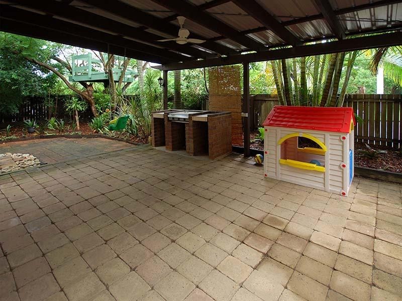 18 Bolong Crescent, Ferny Hills QLD 4055