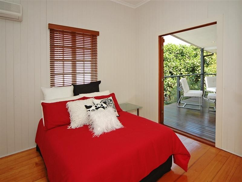 10 Travill Street, Newmarket QLD 4051