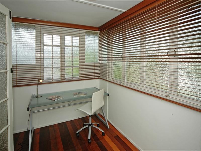 10 Travill Street, Newmarket QLD 4051