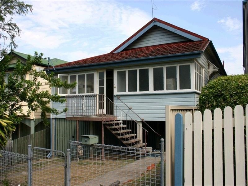 8 Seventh Avenue, Windsor QLD 4030