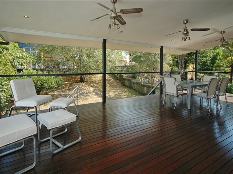 10 Travill Street, Newmarket QLD 4051