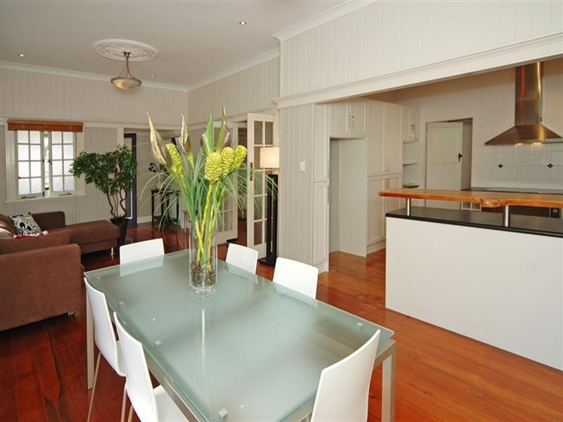 10 Travill Street, Newmarket QLD 4051