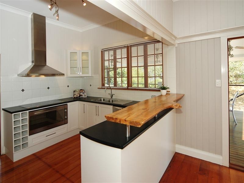 10 Travill Street, Newmarket QLD 4051