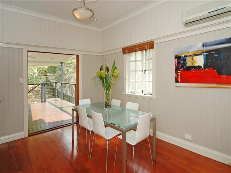 10 Travill Street, Newmarket QLD 4051