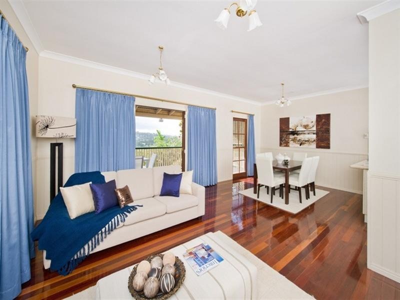 34 Lansdowne Street, Newmarket QLD 4051