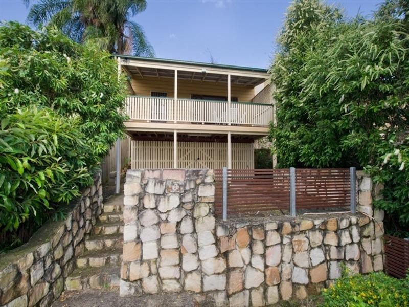 34 Lansdowne Street, Newmarket QLD 4051