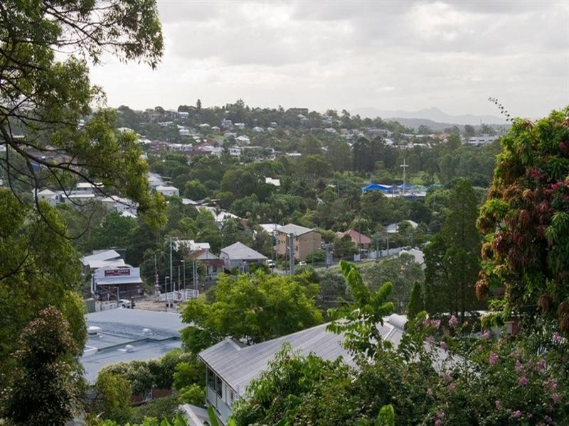 34 Lansdowne Street, Newmarket QLD 4051