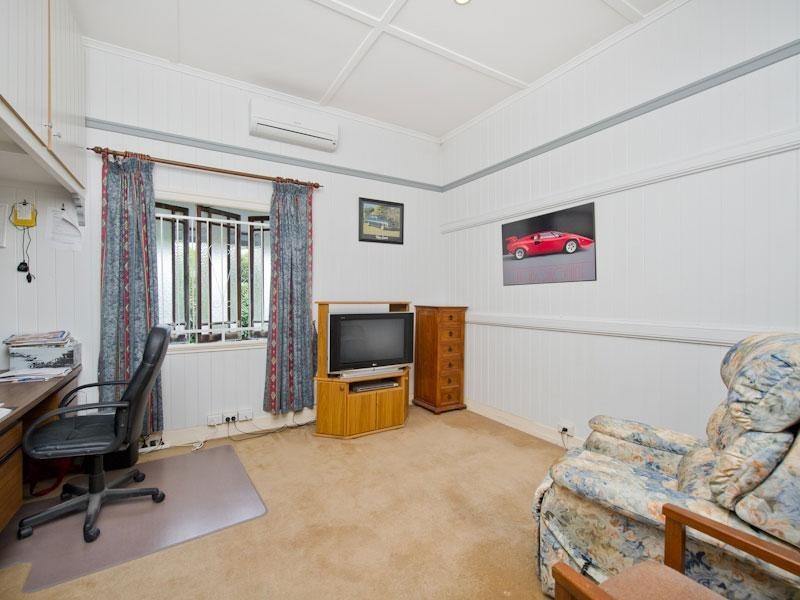 11 Owen Street, Wooloowin QLD 4030