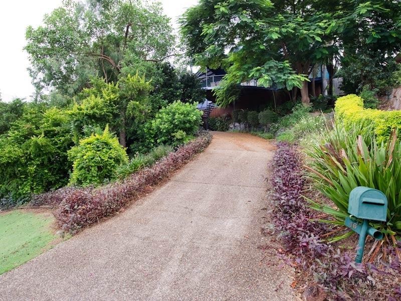 16 Larwood Place, Ferny Hills QLD 4055