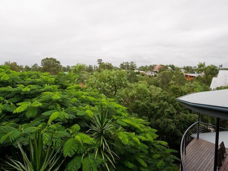 16 Larwood Place, Ferny Hills QLD 4055