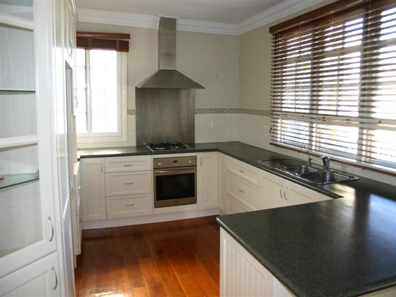 29 Sixth Avenue, Windsor QLD 4030