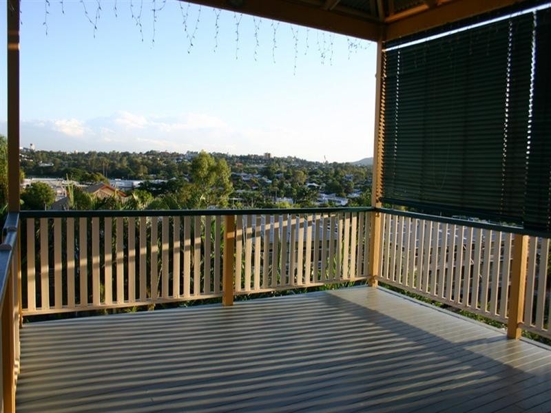 29 Sixth Avenue, Windsor QLD 4030