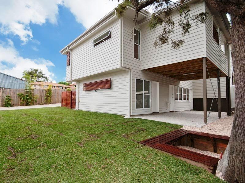 12 Thurlow Street, Newmarket QLD 4051