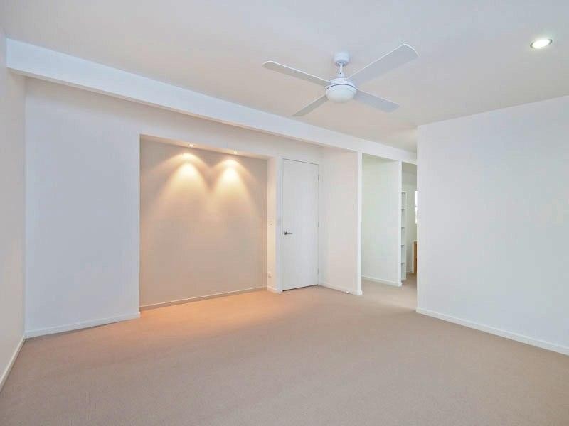 12 Thurlow Street, Newmarket QLD 4051