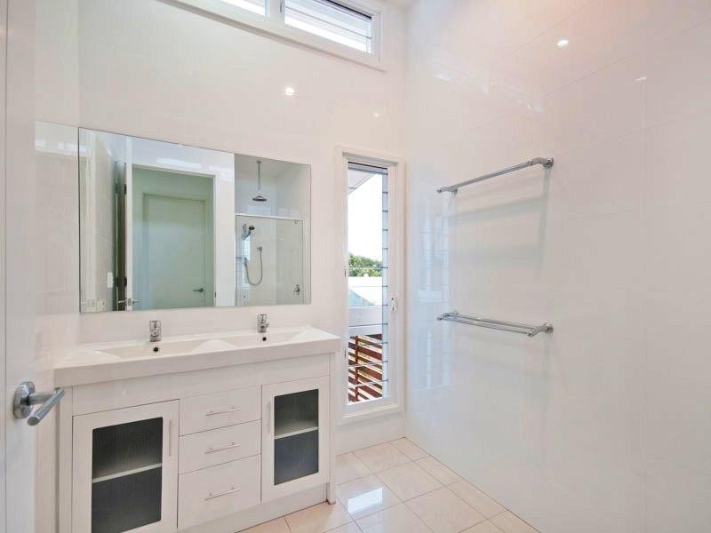 12 Thurlow Street, Newmarket QLD 4051