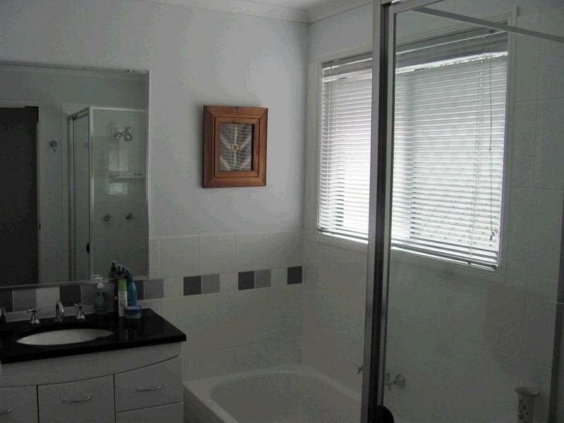 34 Larwood Place, Ferny Hills QLD 4055