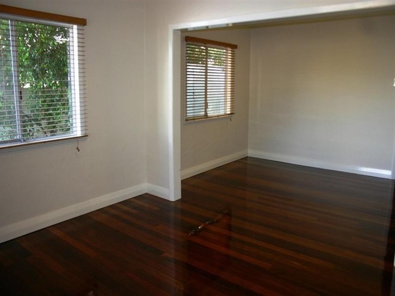 16 Dover Street, Wilston QLD 4051