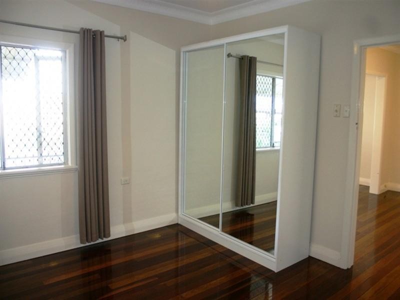 16 Dover Street, Wilston QLD 4051