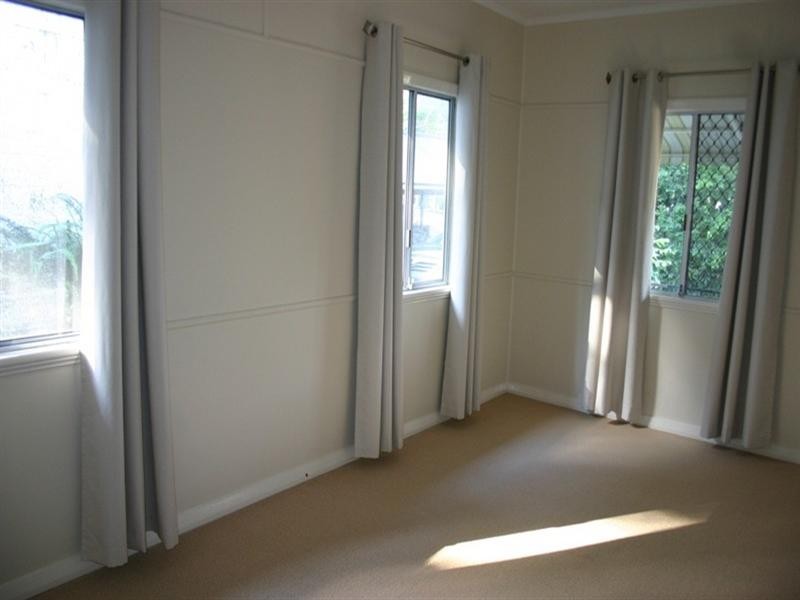 16 Dover Street, Wilston QLD 4051