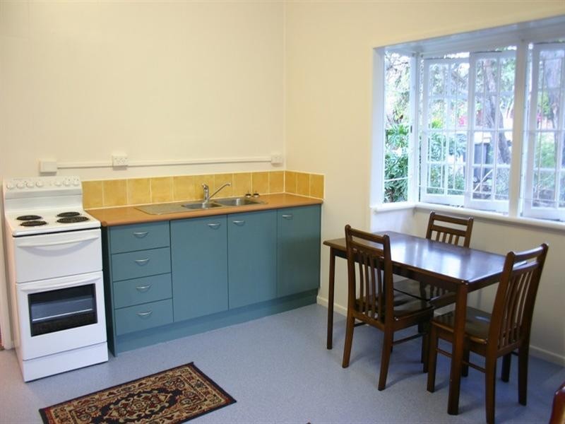 4/11 Fleming Road, Herston QLD 4006