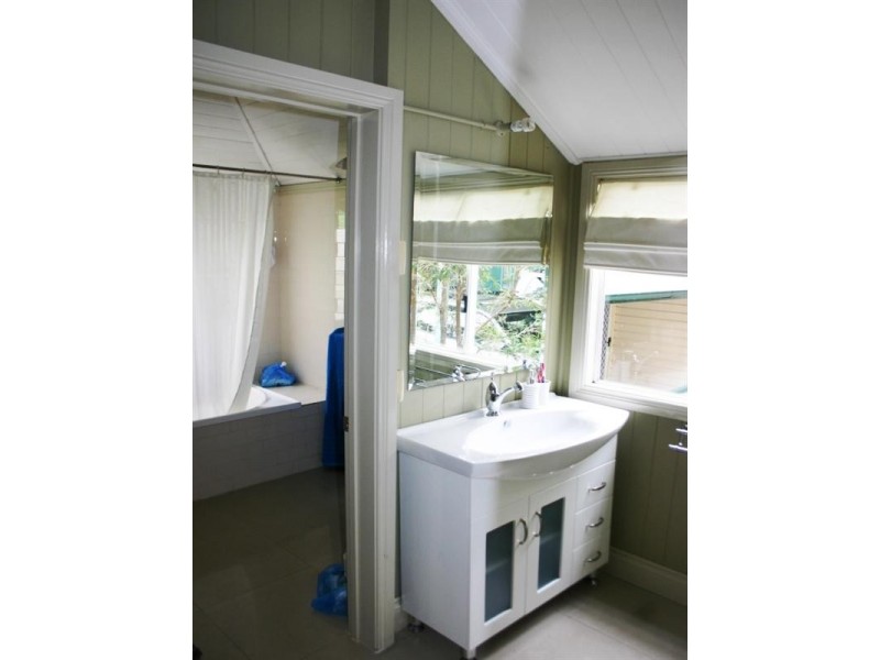 21 Ward Street, Newmarket QLD 4051