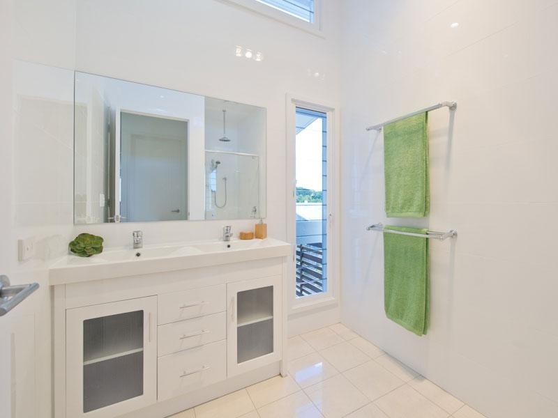 12 Thurlow Street, Newmarket QLD 4051