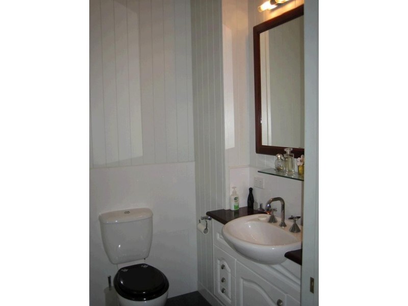 20 Cumberland Street, Windsor QLD 4030