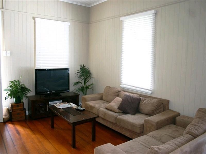 34 Erneton Street, Newmarket QLD 4051