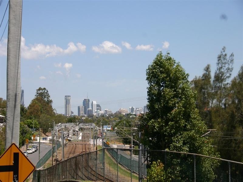 32 South Street, Newmarket QLD 4051