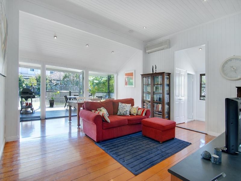 83 Alderley Avenue, Alderley QLD 4051