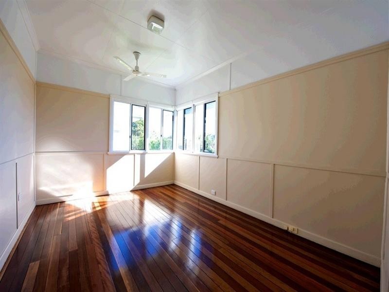 8 Hogan Street, Keperra QLD 4054