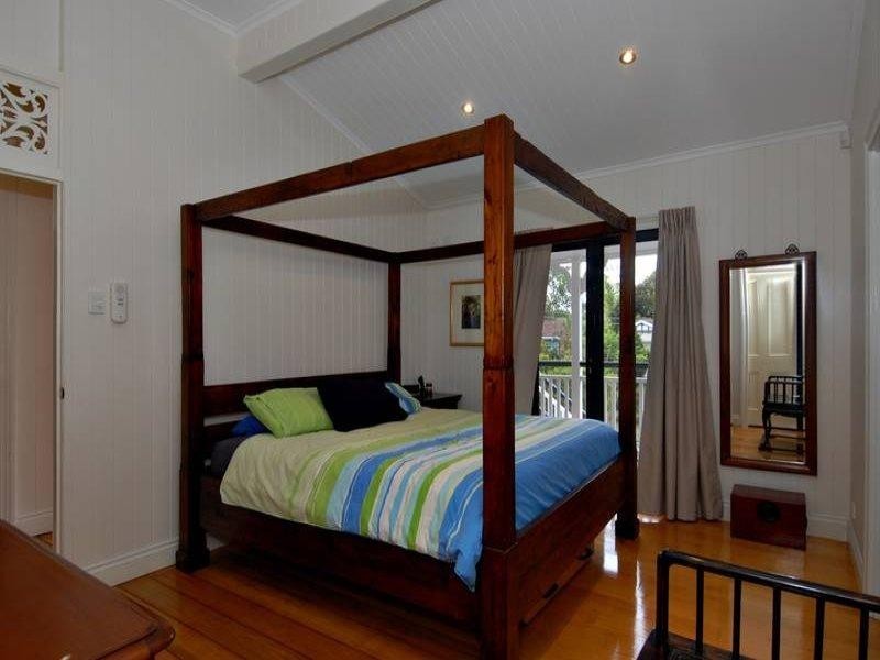 18 Market Street, Newmarket QLD 4051