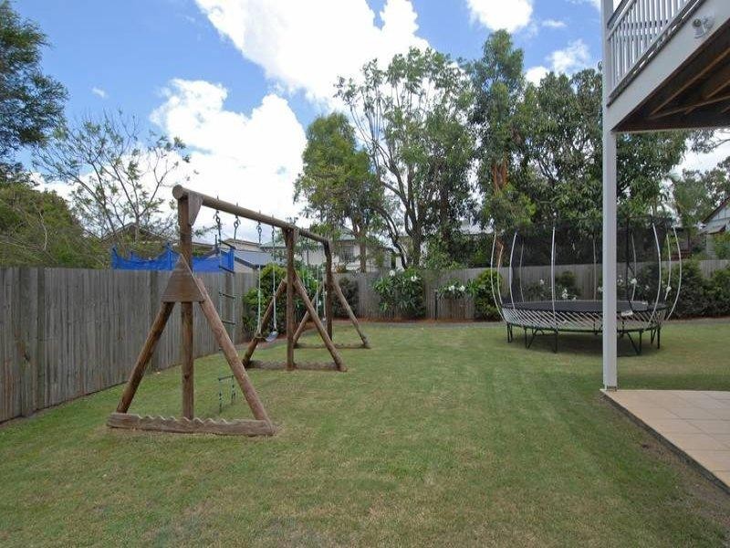 18 Market Street, Newmarket QLD 4051