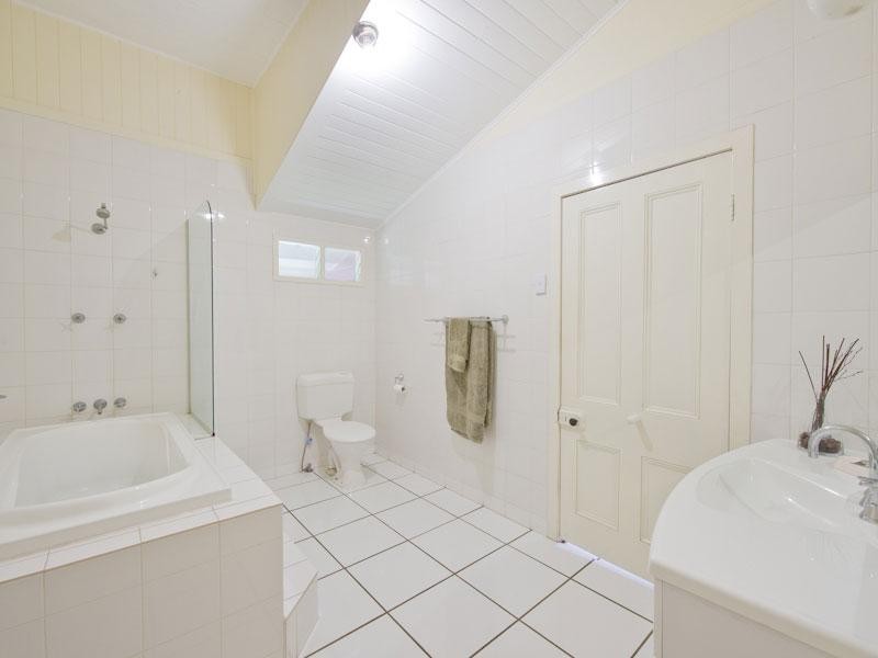 34 Oakwal Terrace, Windsor QLD 4030