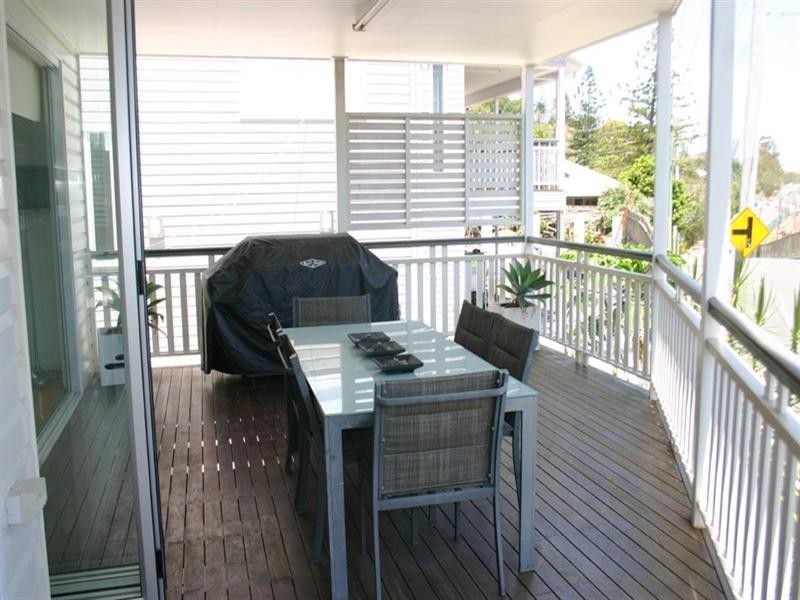 32 South Street, Newmarket QLD 4051