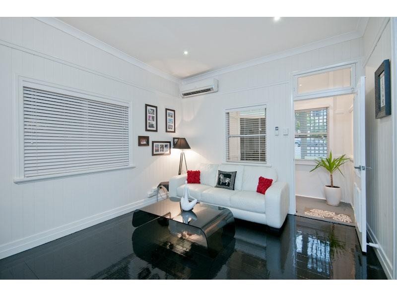 9 Terrace Street, Newmarket QLD 4051