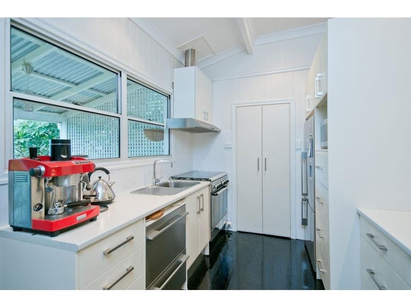 9 Terrace Street, Newmarket QLD 4051