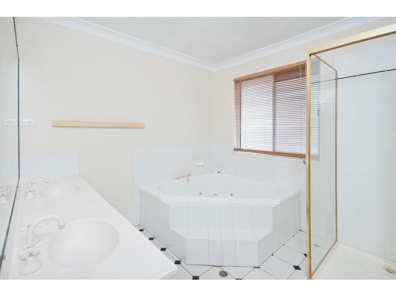 8 Balvenie Street, Keperra QLD 4054