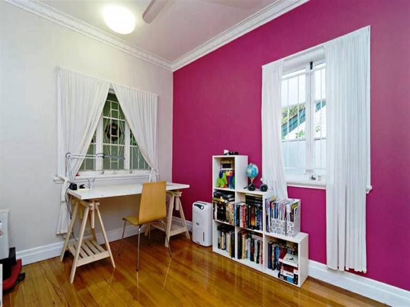 37 Lansdowne Street, Newmarket QLD 4051