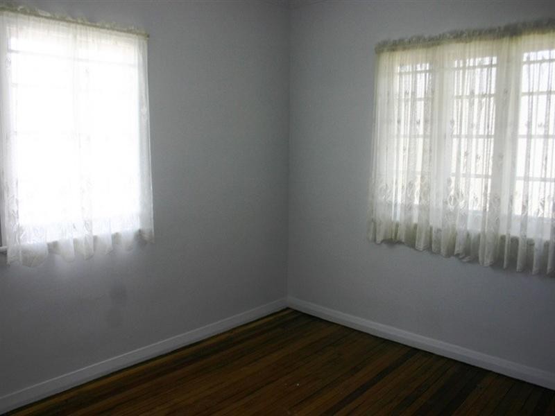 16 Chisholm Street, Stafford Heights QLD 4053